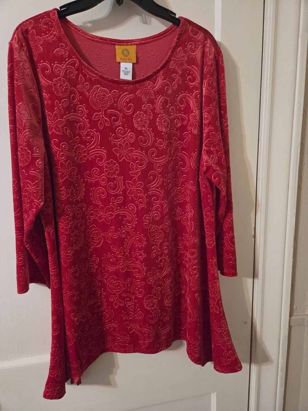 Ruby Rd Red Embossed Floral Long-Sleeve Women’s Top X L 30" Shoulder To Hem